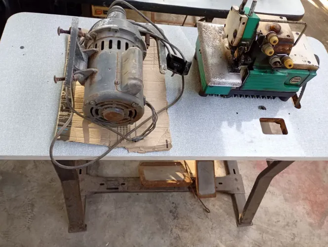 Máquina de costura Overlok