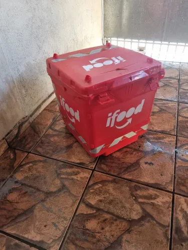 Bau moto entregador