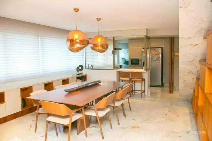 Cobertura de aproximadamente 181m² à venda 2 quartos, 2 suítes, 3 vagas Savassi