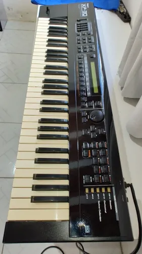 Teclado Sintetizador Profissional Roland XP30