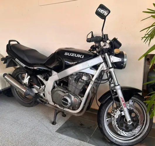 Suzuki GS 500e