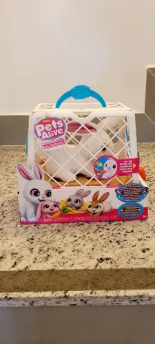 Pelúcia Interativa Pets Alive Mamãe Coelha + Bebês Surpresa ZURU