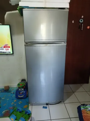 Geladeira com defeito