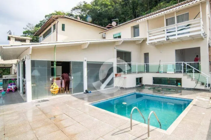 Casa com 4 dormitórios à venda, 352 m² por R$ 1.390.000,00 - Piratininga - Niterói/RJ