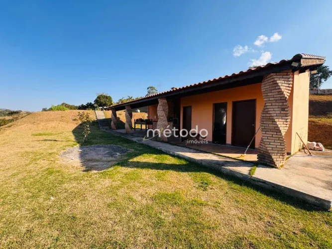 Sítio com 2 dormitórios à venda, 20000 m² por R$ 1.390.000,00 - Capoeirinha - Guararema/SP