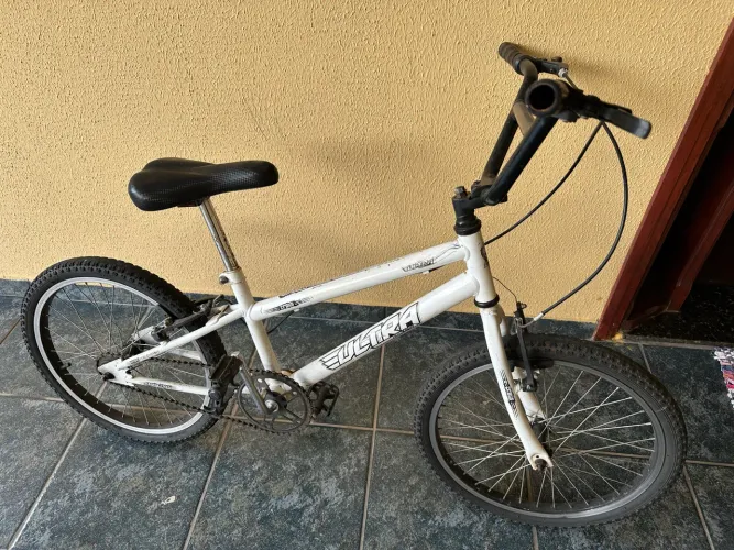 Bicicleta infantil ótimo estado