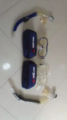SNORKEL E MÁSCARA DE MERGULHO