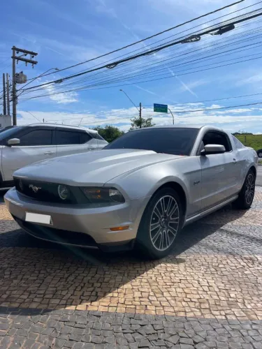 Ford Mustang GT V8 2011