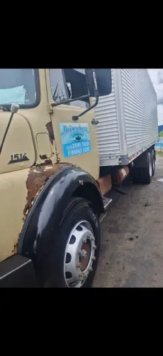 Caminhão Baú 