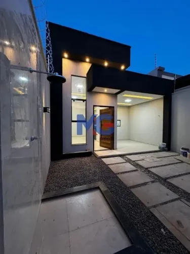 Casa à venda em Juazeiro do Norte (Bairro Aeroporto) 156 m², 3 quartos (1 suíte) com área 
