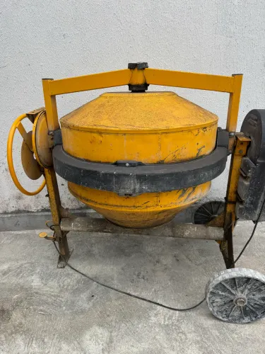 Betoneira Menegotti 400l