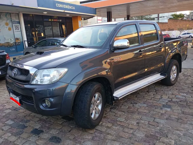 Toyota Hilux CD SRV D4-d 4X4 3.0 TDI Diesel AUT 2011