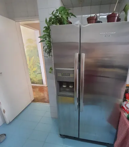 Geladeira Brastemp side by side brs62b inox