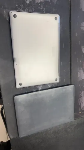 Macbook pro 2019 i9 8 nucleos 32gb ram ssd 1 tb 8gb video