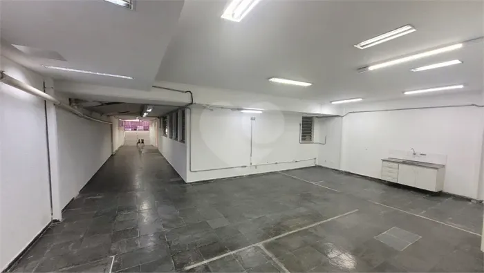 Sobrado com 14 quartos para locação em Vila clementino - SP
