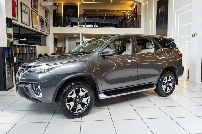 Toyota Hilux SW4 SRX Diamo. 4X4 2.8 TB DIE AUT 2020