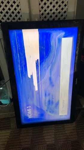 TV Philips LCD com defeito na película/tela 