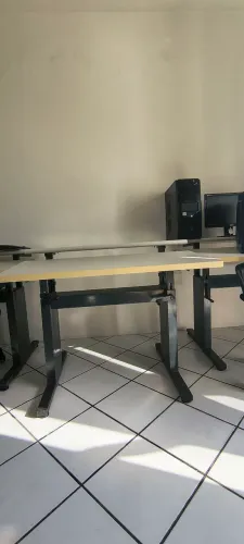 Mesa ergonômica com regulagem
