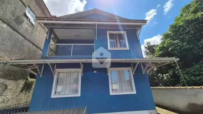 Casa para venda com 3 quartos na Chácara Flora - Petrópolis/RJ