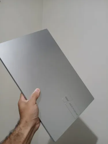 NOTEBOOK ASUS VIVOBOOK 256GB 8GB DE RAM CORE i5 máquina bem novinha com caixa e carregador