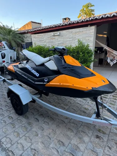 JETSKI SEADOO SPARK COM CARROCINHA ALUMÍNIO 