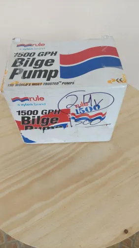 Bomba de porão Rule 1500 GPH