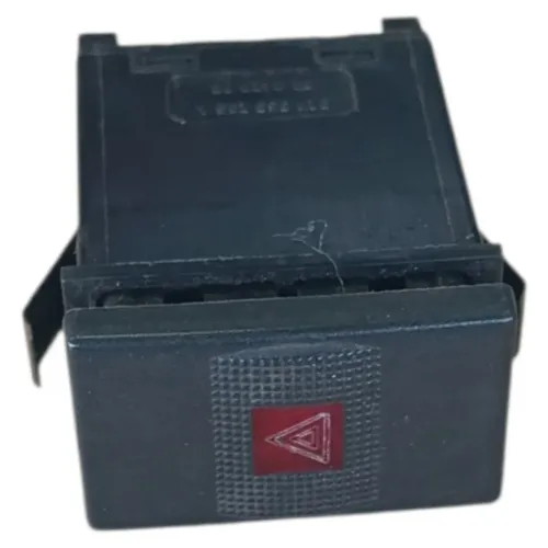 Botão Pisca Alerta Emergência Vw Santana 1998 2006