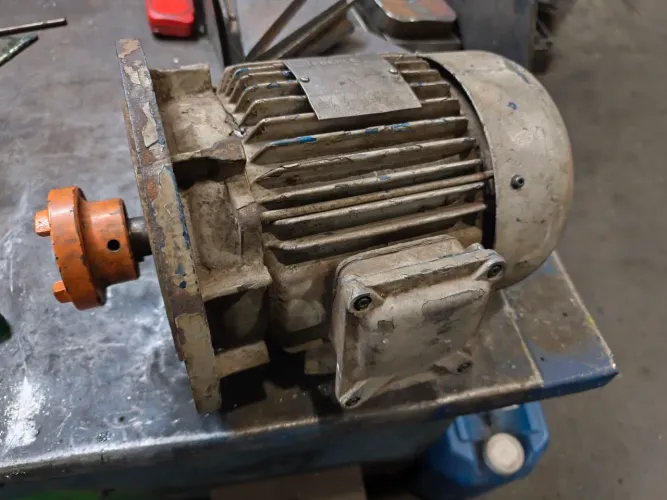 Vendo motor de 5cv