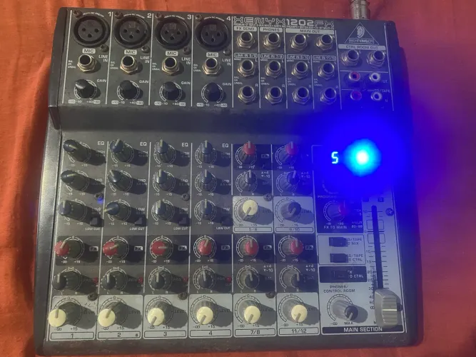 Mesa Behringer Xenyx 1202FX - Funcionando Perfeitamente