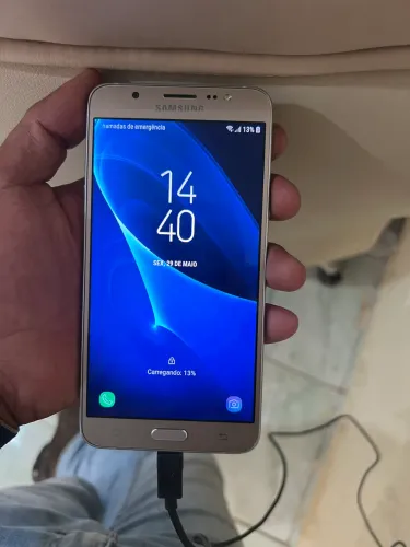 J7 metal em perfeito estado de funcionamento 