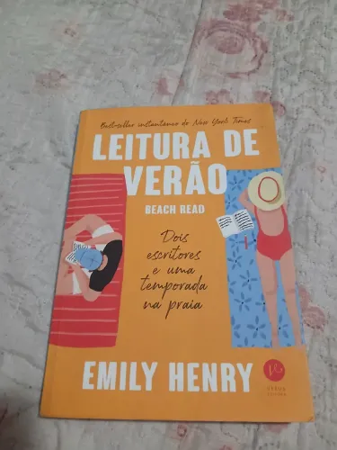 Livro "Leitura de Verão" da Emily Henry