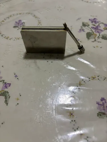 Vendo uma pederneira em alumínio ótima para acampamento