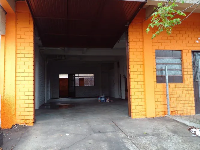 Loja Comercial com 80 m² na Rua Moreira da Silva - Porto Alegre