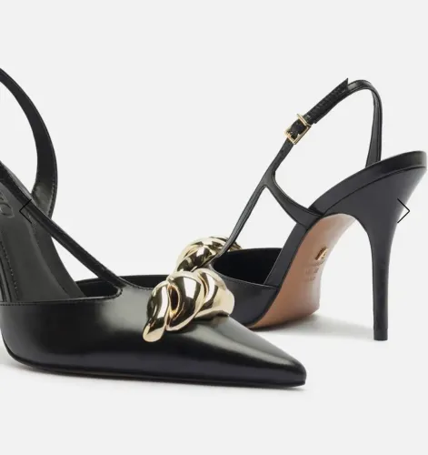 Scarpin preto AREZZO