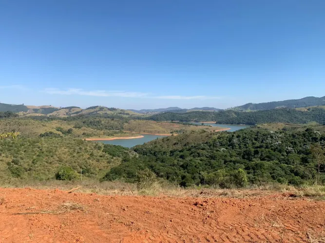 terreno 3 mil m2 com vista pra represa de Piracaia SP