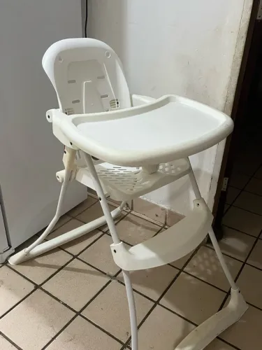 Cadeirinha de alimentação 