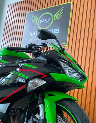 KAWASAKI NINJA ZX-6R 636cc VERDE 2022 - IMPECÁVEL