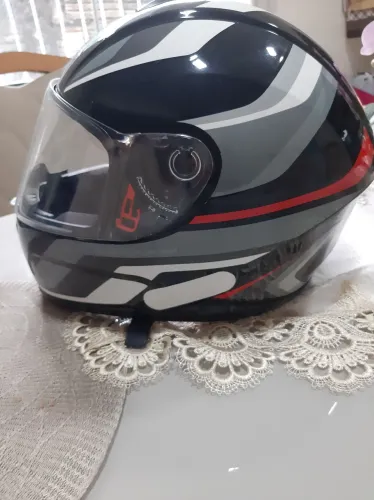 Capacete seminovo
