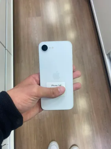 iPhone 16E semi novo