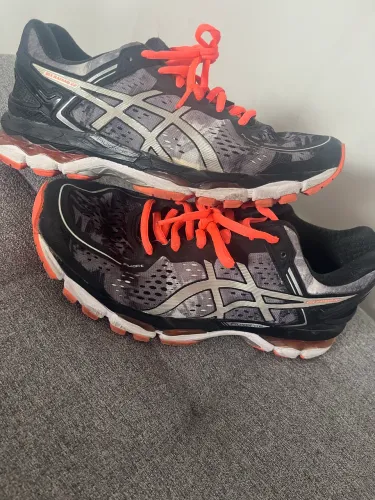 Tênis ASICS GEL KAYANO 22 tamanho 37