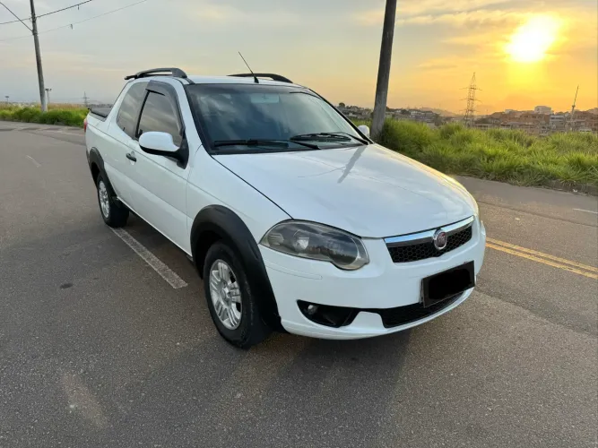 Fiat Strada Trekking 1.6 16V Flex CD 2014