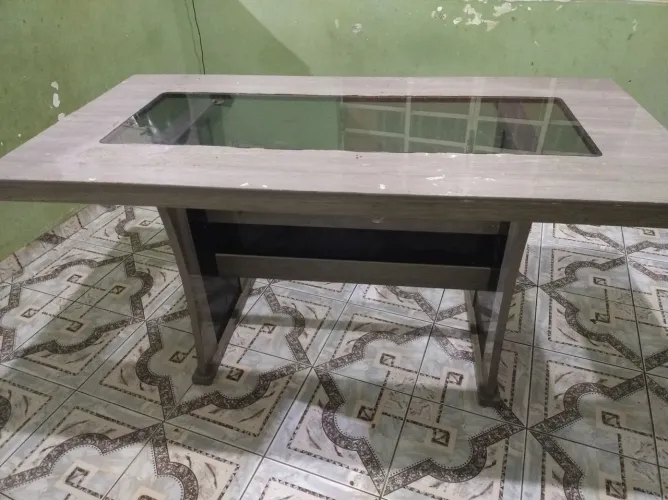 Mesa de jantar 6 lugares (ler a descrição)