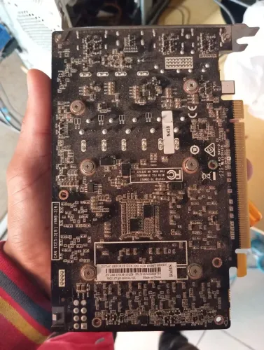 GTX 1060 6 gb 192 bits