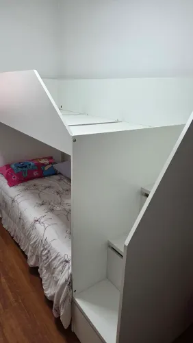 Bicama tok stok com 3 gavetas/ escadas laterais 