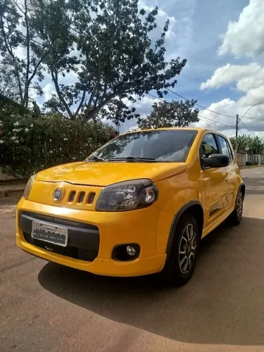 Fiat Uno Sporting 1.4 EVO Fire Flex 8V 4P 2012