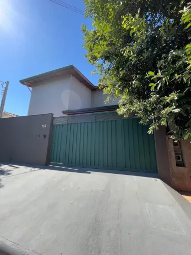 Casa para venda tem 224 metros quadrados com 4 quartos em Centro - Dracena - São Paulo