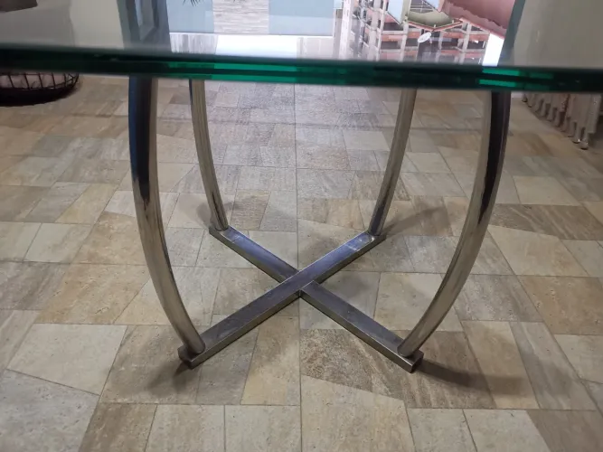 Linda mesa de vidro com Inox