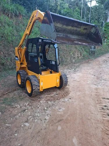 Mini carregadeira hyundai HSl-650-7A