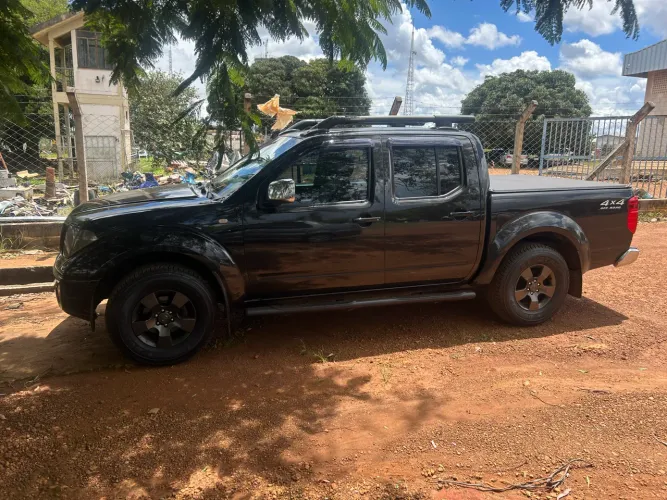 Nissan Frontier LE CD 4X4 2.5 TB Diesel Aut. 2010