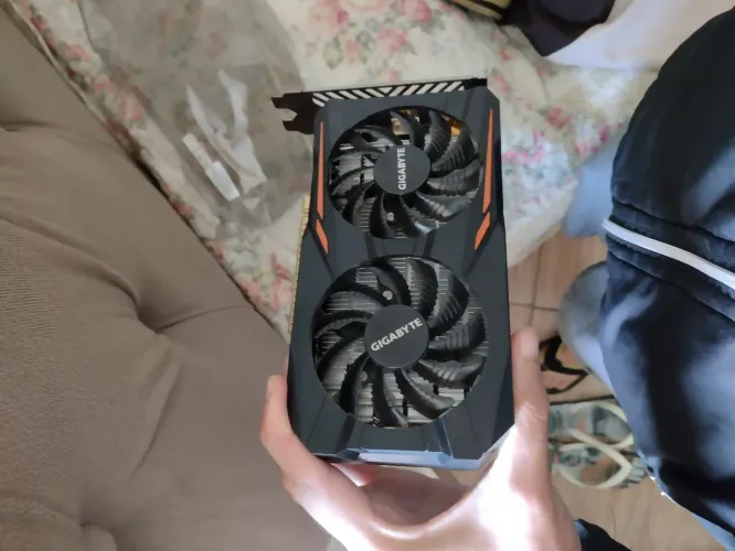 Placa de vídeo Gigabyte GeForce GTX 1050